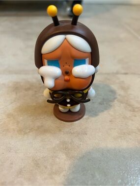POP MART - Cry Baby Crying Again Series  Figurine - I’ll Bring You A Flower
